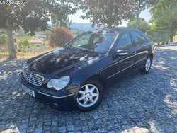 Azul Usado 2004 Mercedes C220 Sedan | € 8.500 (Preço justo)