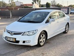 Branco Usado 2006 Honda Civic Hybrid Sedan | € 2.900
