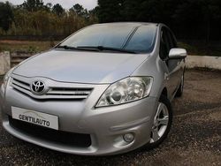 Cinzento Usado 2011 Toyota Auris | € 9.800 (Preço justo)
