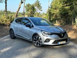 Cinza Usado 2023 Renault Clio V Evolution Citadino | € 18.990 (Preço justo)
