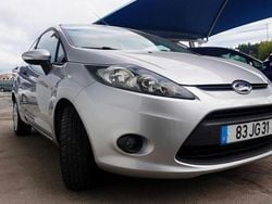 Cinzento Usado 2010 Ford Fiesta | € 4.850