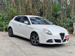 Branco Usado 2012 Alfa Romeo Giulietta Citadino | € 6.990 (Preço justo)