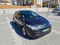 Cinzento Usado 2011 Renault Mégane III Citadino | € 6.750 (Preço justo)