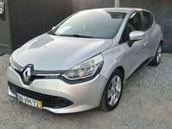Cinzento Usado 2015 Renault Clio IV | € 7.900 (Bom preço)