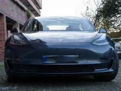 Cinzento Usado 2019 Tesla Model 3 Performance Sedan | € 26.000 (Bom preço)