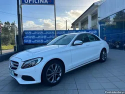 Branco Usado 2019 Mercedes C180 AMG line | € 21.600 (Preço justo)