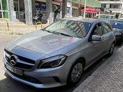 Usado 2015 Mercedes A180 Sedan | € 12.000 (Bom preço)