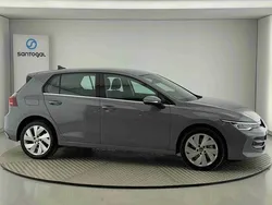 Cinzento Usado 2025 VW Golf VIII Style Citadino | € 39.975