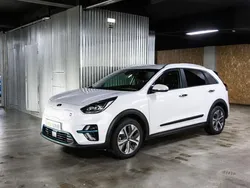 Branco Usado 2021 Kia e-Niro Spirit SUV | € 26.000 (Preço justo)