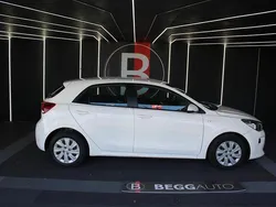 Branco Usado 2017 Kia Rio | € 10.999 (Preço justo)