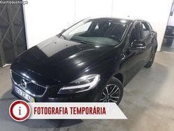 Preto Usado 2019 Volvo V40 Momentum Carrinha | € 15.890 (Preço justo)