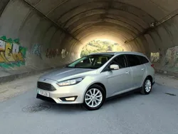 Cinzento Usado 2016 Ford Focus Carrinha | € 12.990 (Preço justo)