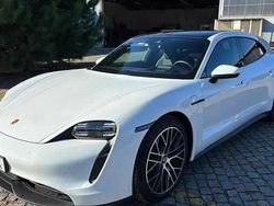 Branco Usado 2022 Porsche Taycan Sedan | € 68.985 (Preço justo)
