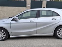 Cinzento Usado 2013 Mercedes A180 Citadino | € 14.250 (Preço justo)