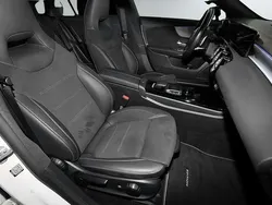 Branco Usado 2021 Mercedes CLA250 AMG Sedan | € 33.499