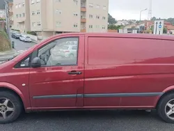 Vermelho Usado 2011 Mercedes Vito Monovolume | € 12.500