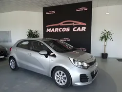 Cinzento Usado 2016 Kia Rio LX | € 12.700 (Caro)