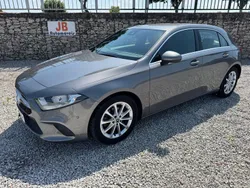 Cinza Usado 2019 Mercedes A180 Progressive | € 25.450 (Preço justo)