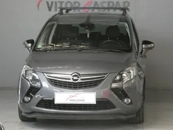 Cinza Usado 2016 Opel Zafira Exklusiv Monovolume | € 11.990