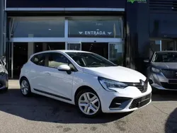 Branco Usado 2020 Renault Clio V Zen Citadino | € 16.500 (Preço justo)