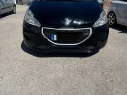 Usado 2014 Peugeot 208 Style Citadino | € 7.500 (Bom preço)