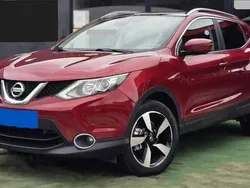 Vermelho Usado 2015 Nissan Qashqai Premium Edition SUV | € 14.900 (Preço justo)