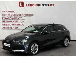Cinzento Usado 2024 Audi A3 Ambiente Sedan | € 28.950