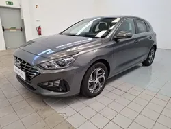 Cinzento Usado 2023 Hyundai i30 Style | € 20.550 (Preço justo)