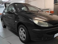 Preto Usado 2001 Peugeot 206 Citadino | € 2.550 (Caro)
