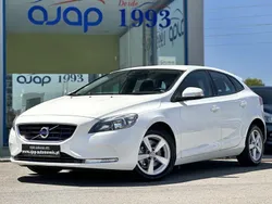 Branco Usado 2015 Volvo V40 Kinetic Carrinha | € 13.670 (Preço justo)