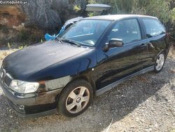 Preto Usado 2000 Seat Ibiza | € 999