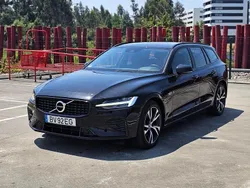 Preto Usado 2021 Volvo V60 R-Design Carrinha | € 29.990 (Bom preço)
