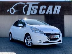 Branco Usado 2015 Peugeot 208 Style Citadino | € 8.250 (Preço justo)