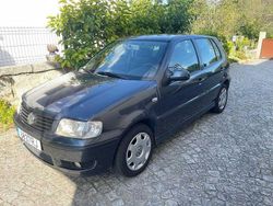 Usado 2001 VW Polo Sedan | € 2.000 (Super Preço)