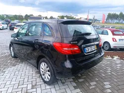 Preto Usado 2013 Mercedes B180 Monovolume | € 9.999