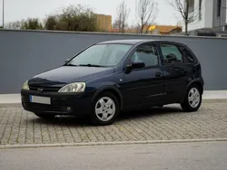 Usado 2002 Opel Corsa Sedan | € 1.990 (Bom preço)