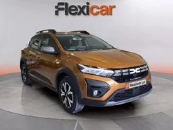 Laranja Usado 2023 Dacia Sandero Expression Citadino | € 16.680 (Preço justo)