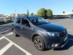 Cinzento Usado 2018 Dacia Sandero Citadino | € 7.800 (Preço justo)