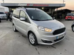 Cinzento Usado 2017 Ford Tourneo Courier Monovolume | € 13.950 (Preço elevado)