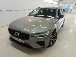 Cinza Usado 2022 Volvo V60 R-Design Carrinha | € 40.800 (Preço justo)