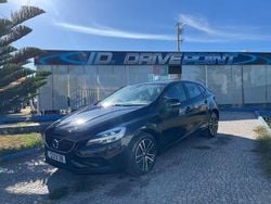 Preto Usado 2019 Volvo V40 Momentum Carrinha | € 15.900 (Preço justo)