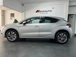 Cinzento Usado 2012 Citroën DS4 So Chic Citadino | € 11.500