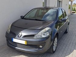 Usado 2008 Renault Clio II Dynamique Sedan | € 3.000 (Super Preço)