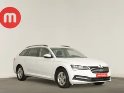 Branco Usado 2023 Skoda Superb Ambition Carrinha | € 29.999 (Preço justo)