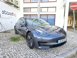 Cinzento Usado 2021 Tesla Model 3 Standard Range Plus Sedan | € 26.950 (Preço justo)