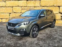 Verde Usado 2019 Peugeot 5008 Allure Monovolume | € 24.450 (Preço elevado)