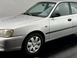 Cinzento Usado 2003 Hyundai Accent GLS Citadino | € 999