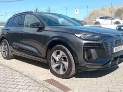 Cinzento Usado 2024 Audi Q6 e-tron Ambiente SUV | € 69.990