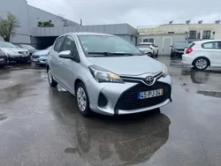 Cinza Usado 2014 Toyota Yaris Comfort Citadino | € 9.900 (Preço justo)