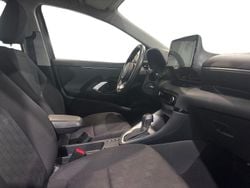 Bronze (pintura metalizada) Usado 2024 Toyota Yaris Comfort | € 24.750